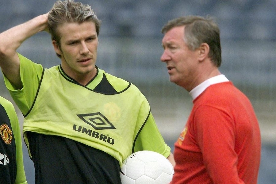 pg包含岭北鲸鲨队鏖战西城黑豹队，冰球常规赛火力全开，转换速度占优。豪门底蕴再次显现的词条