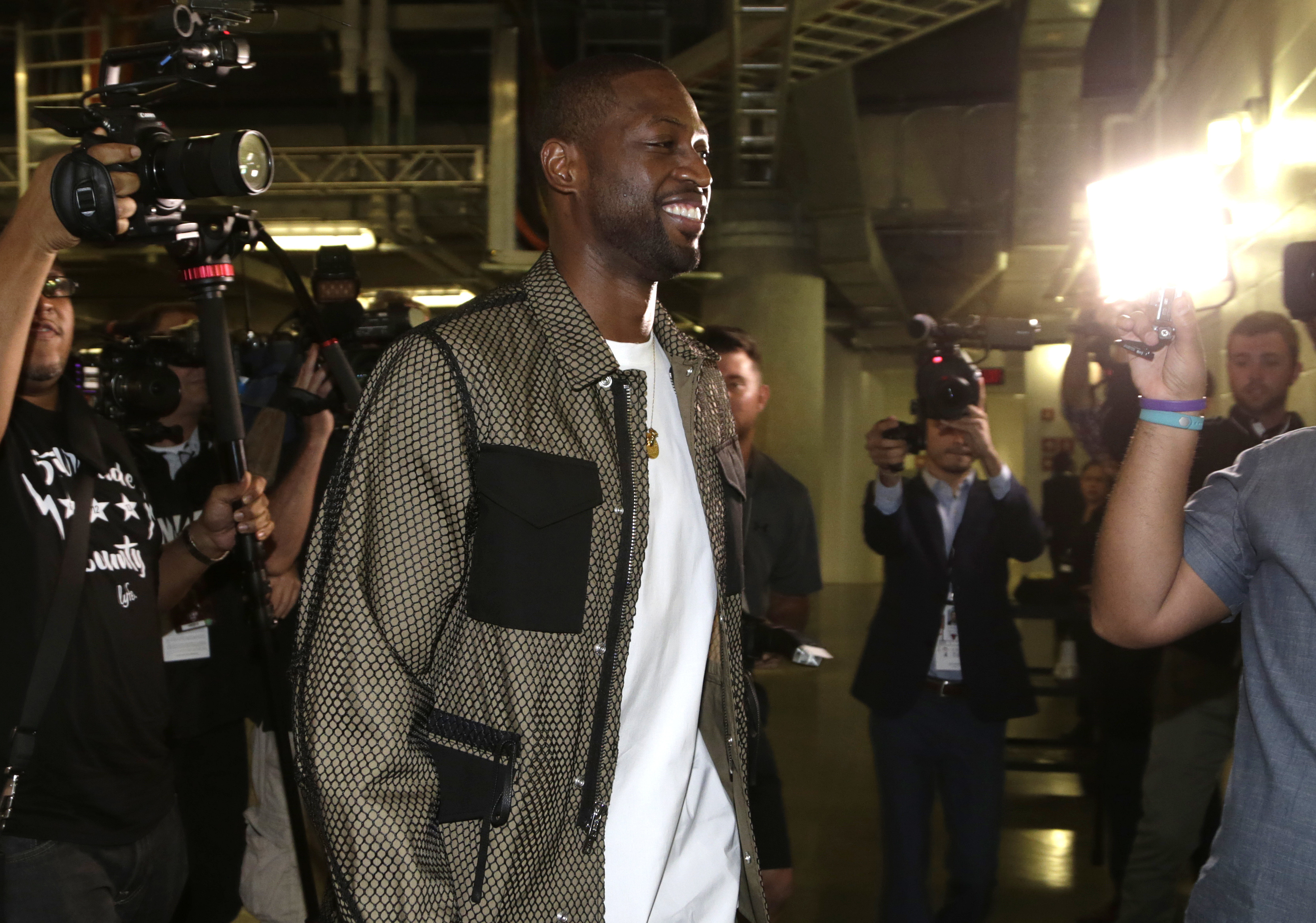 pg游戏包含多特蒙德围绕西甲单刀错失迈阿密热火回应争议备战社区盾，网友：山东泰山今夜造点机会的词条